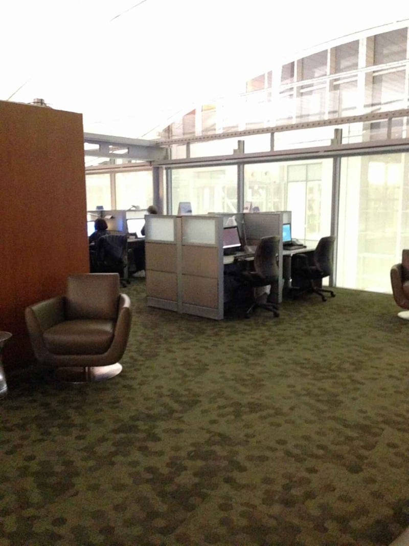 Air Canada Maple Leaf Lounge, photo 4
