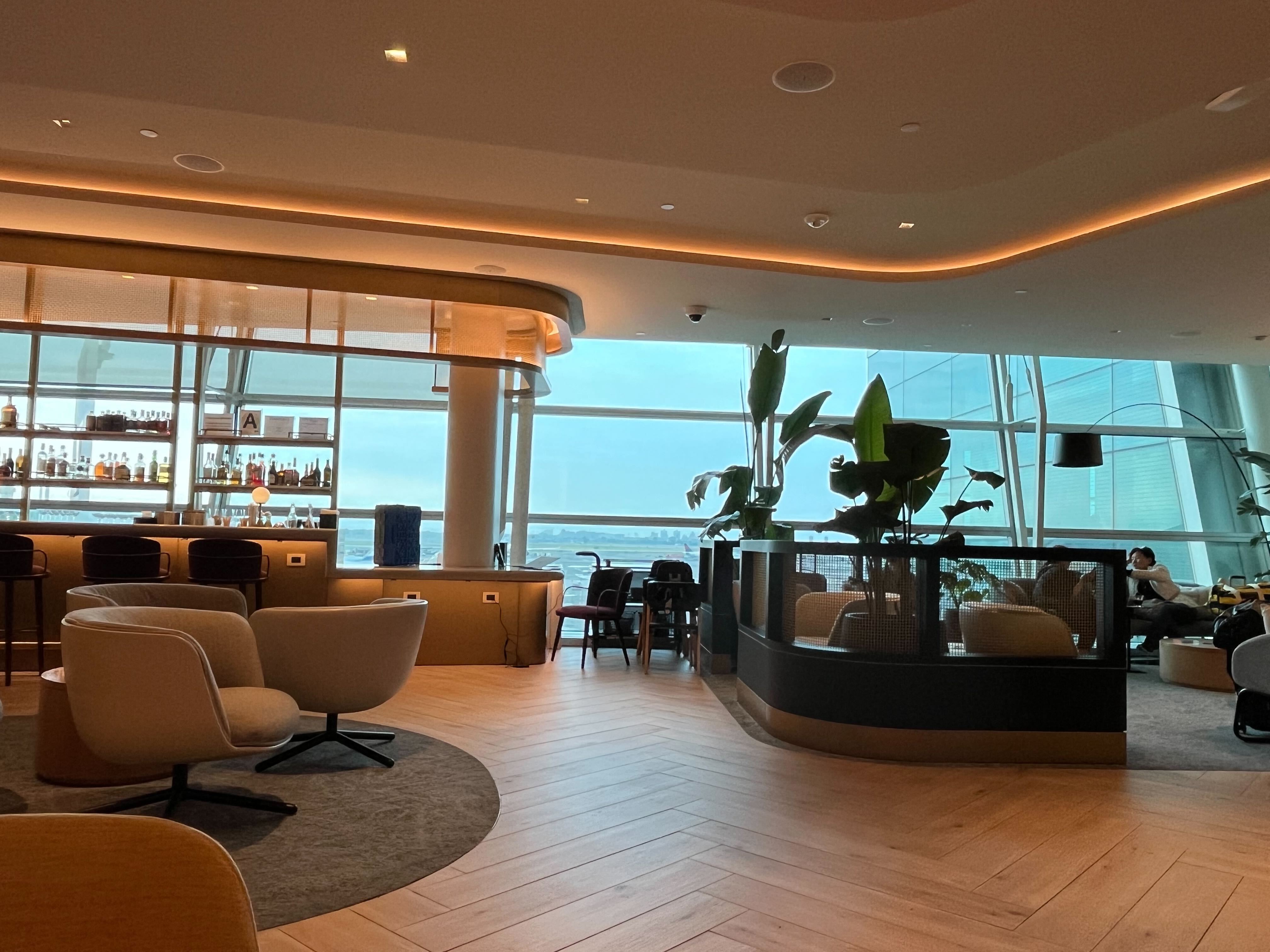 Chase Sapphire Lounge by The Club with Etihad Airways, foto 6