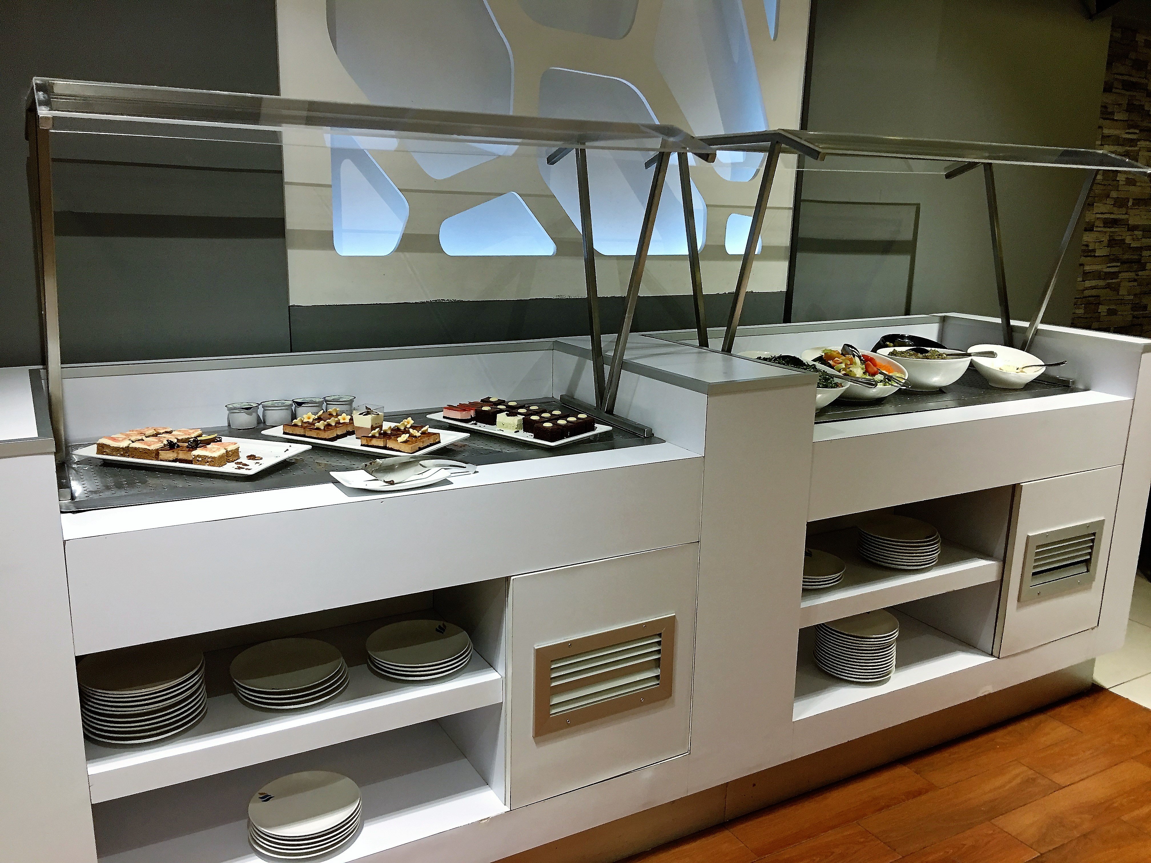 First Class Lounge, photo 5