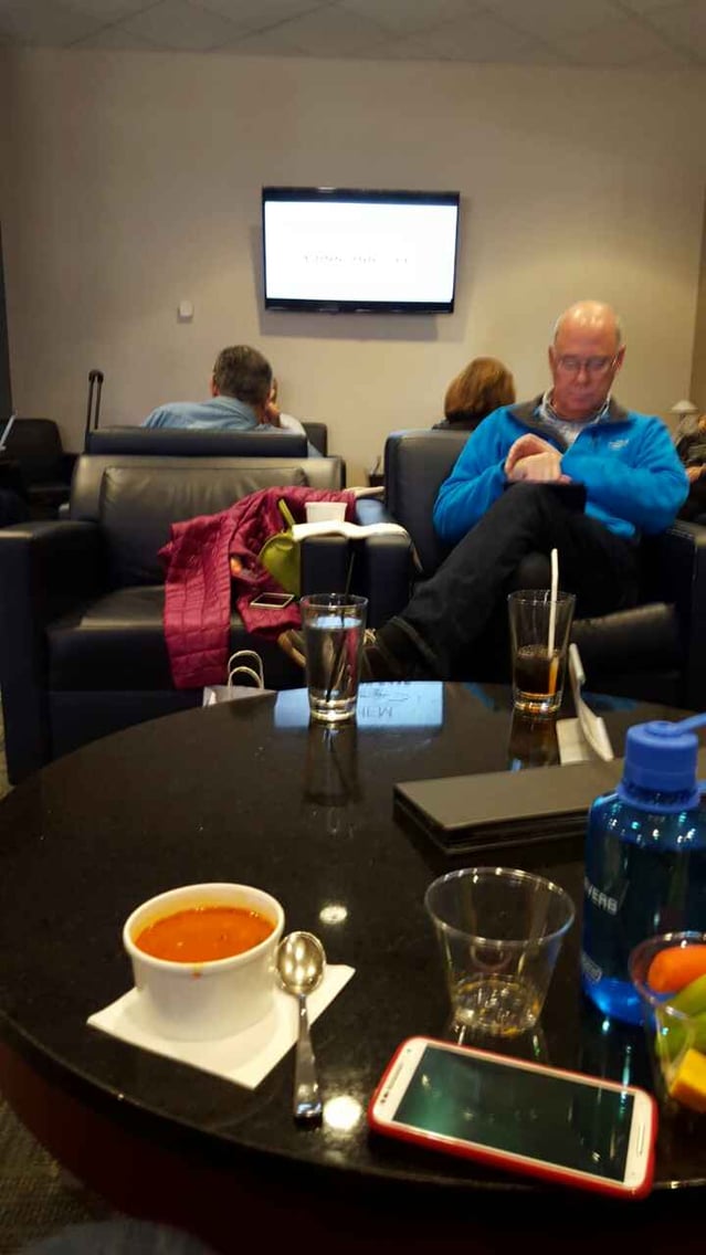 American Airlines Admirals Club (Gates A19-A21), photo 12