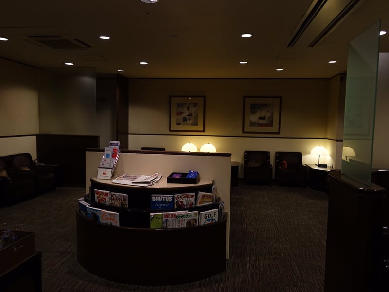 Japan Airlines JAL Sakura Lounge, photo 10