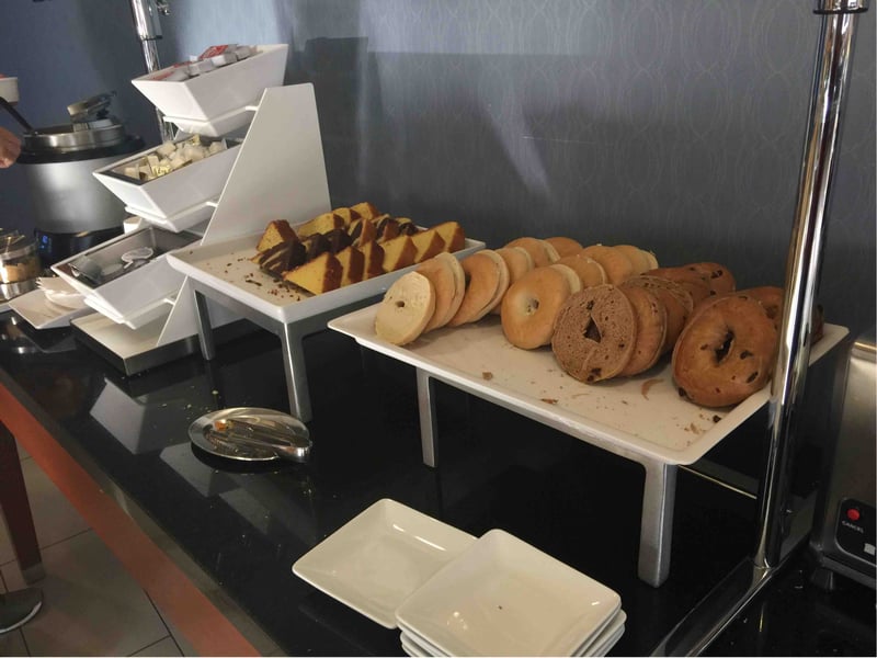American Airlines Admirals Club (Gates A19-A21), photo 10