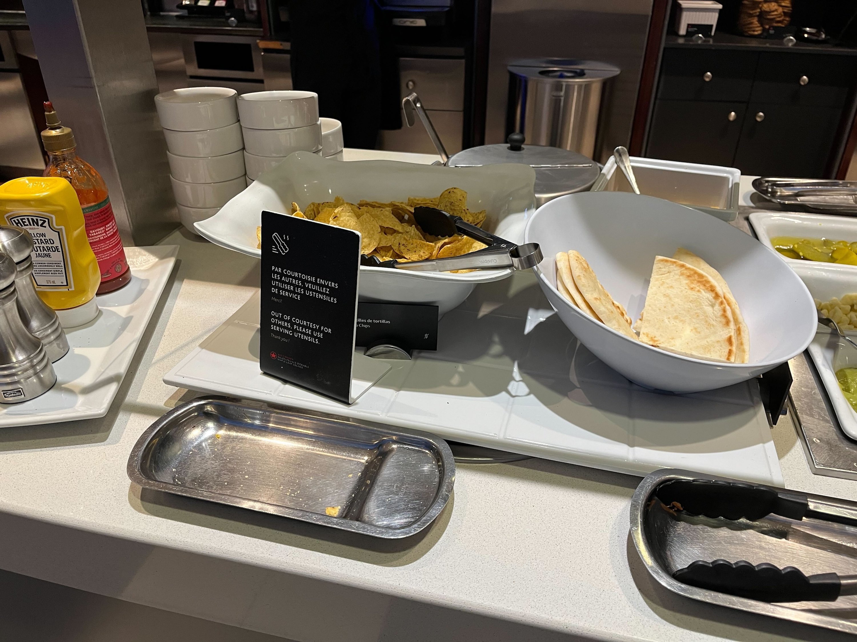 Air Canada Maple Leaf Lounge, photo 8