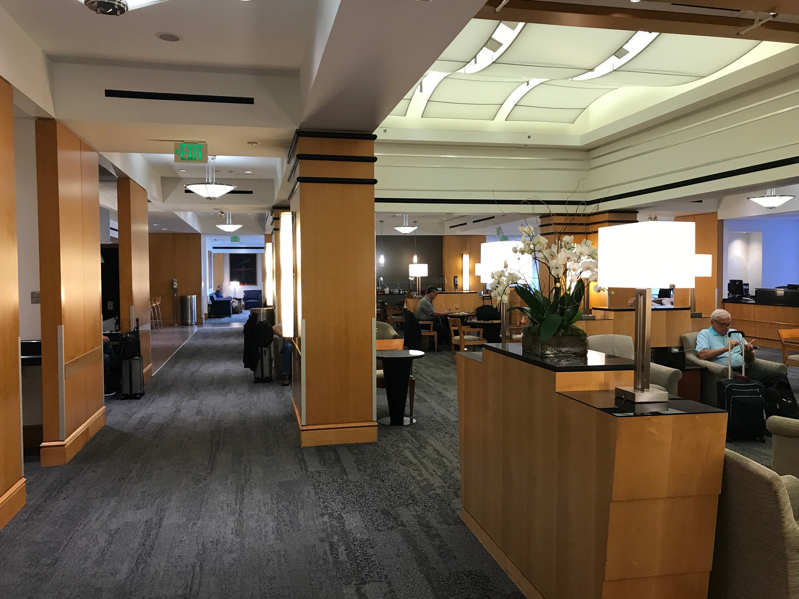 Delta Air Lines Delta Sky Club, photo 12