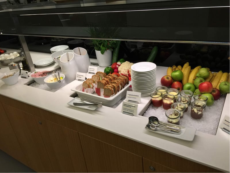 Lufthansa Senator Lounge (Non-Schengen), photo 11