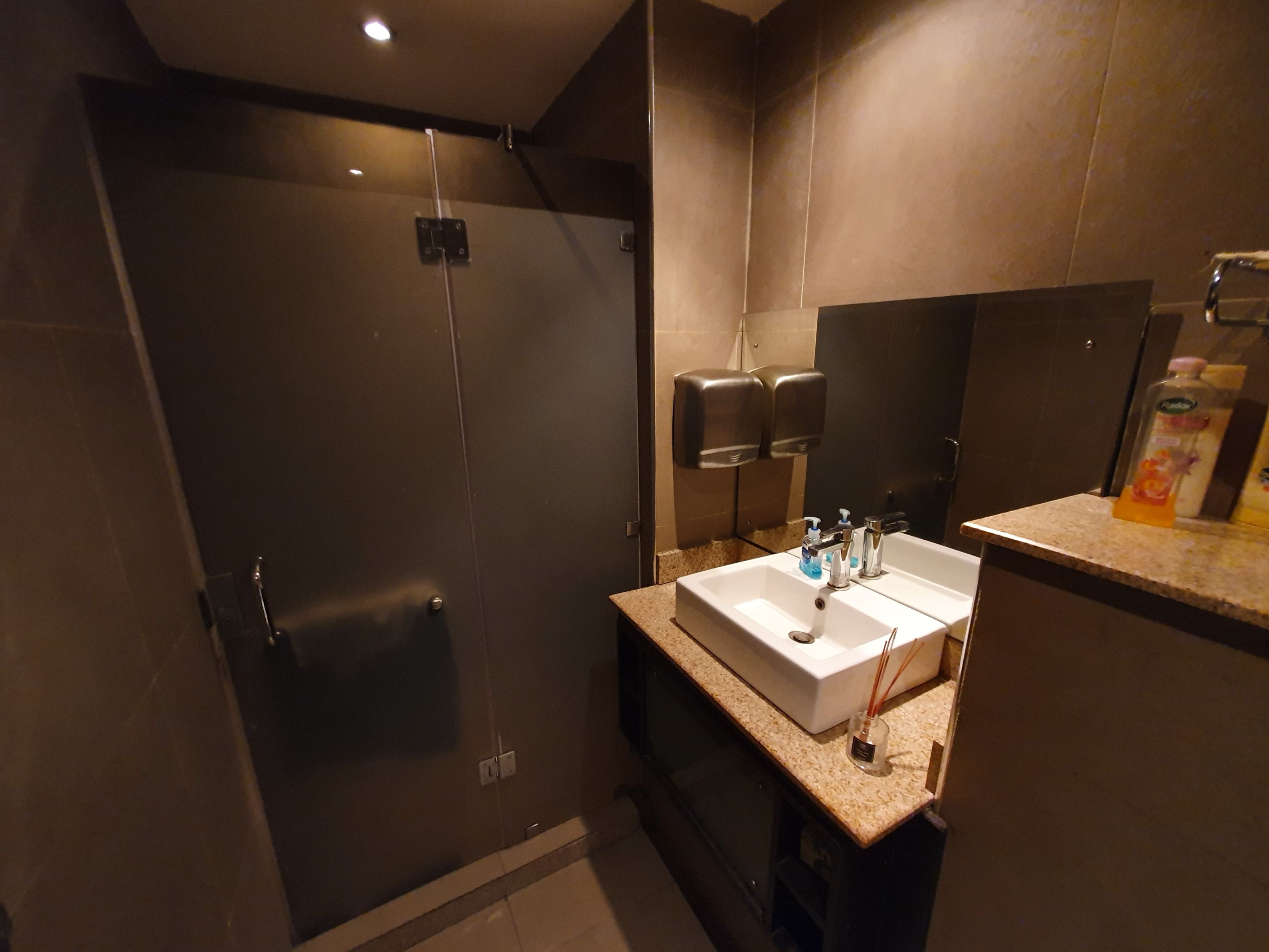 Skyway Premium Lounge, foto 8