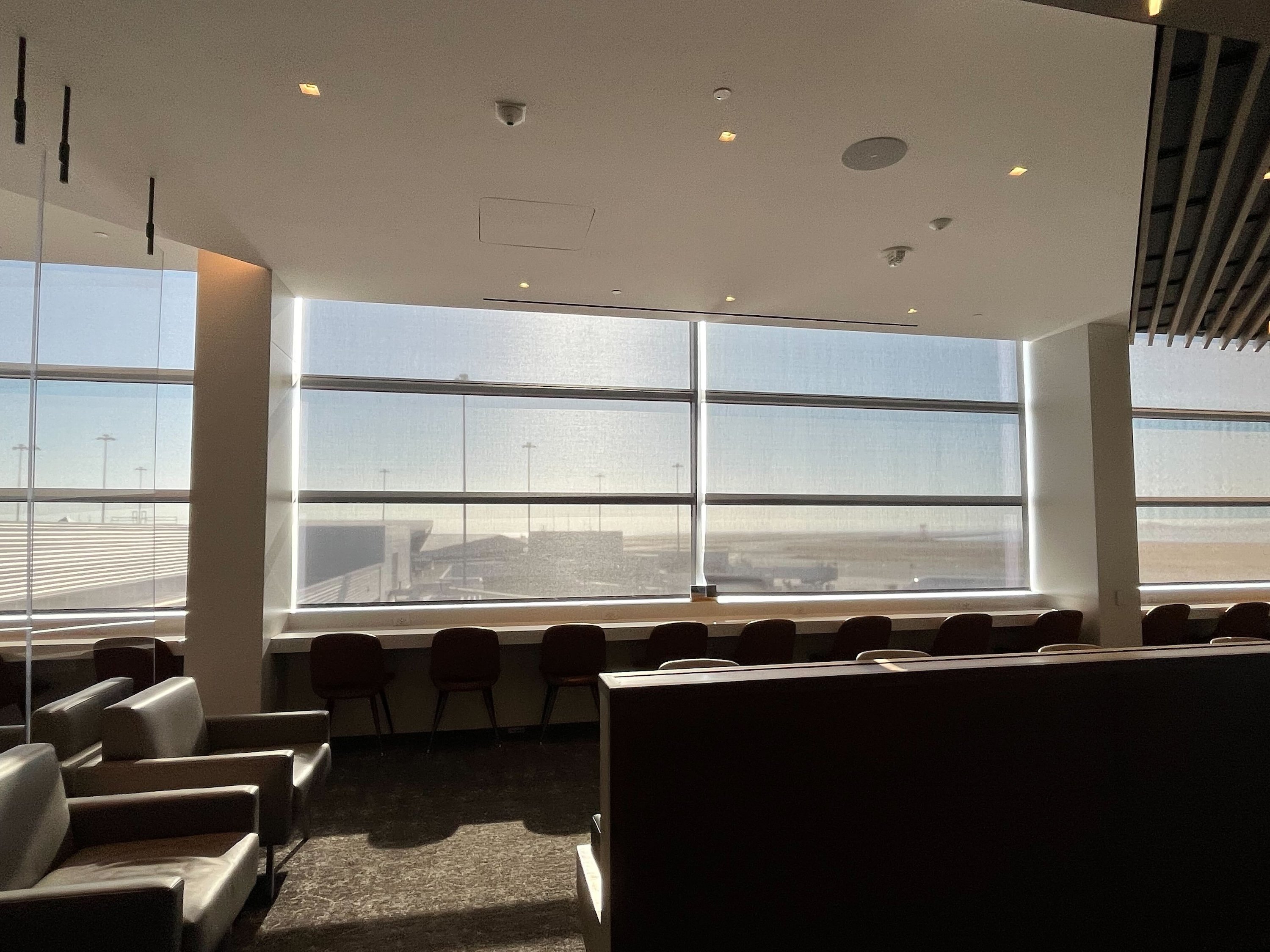 Air Canada Maple Leaf Lounge, photo 3