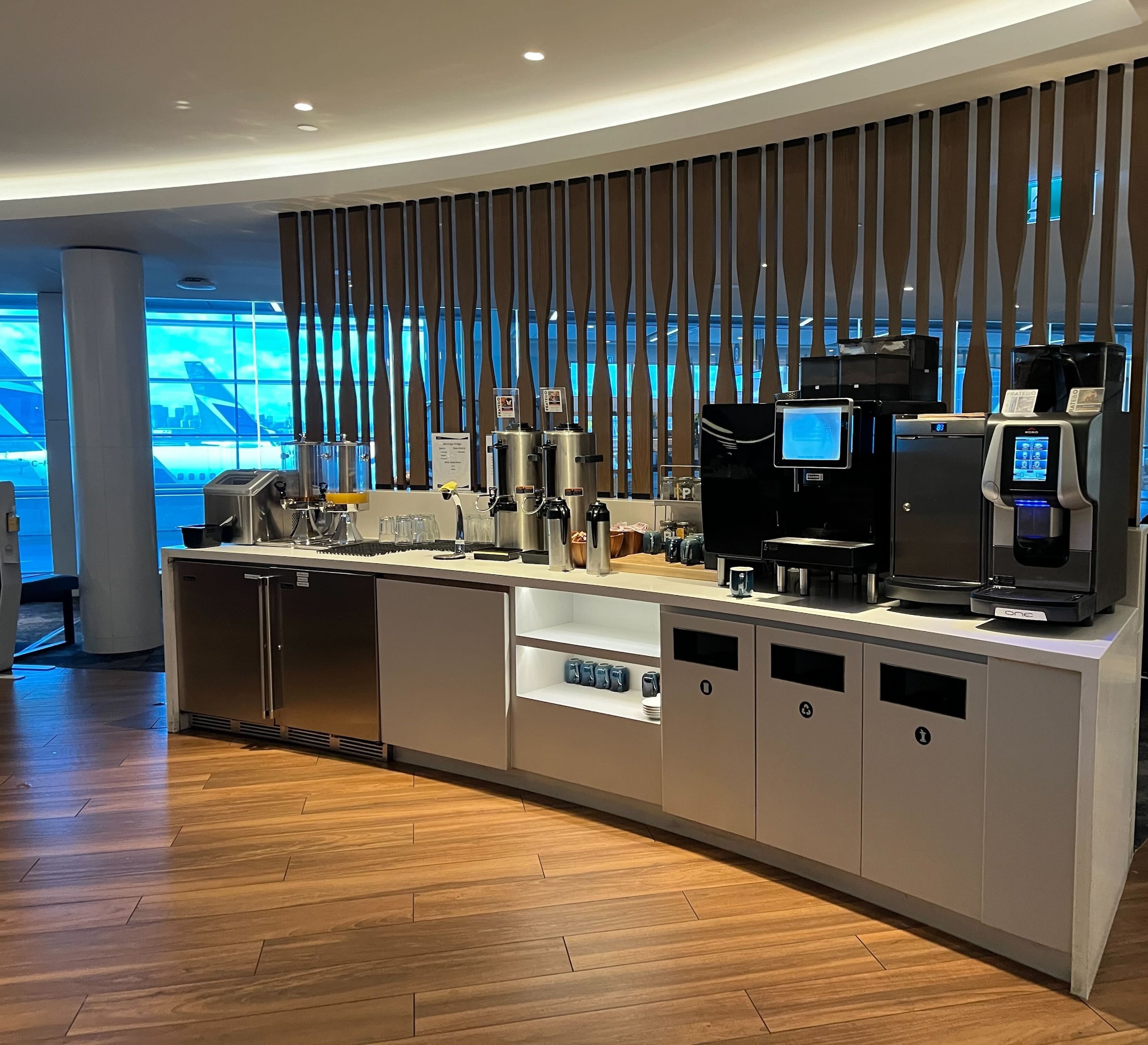 WestJet Elevation Lounge, photo 3