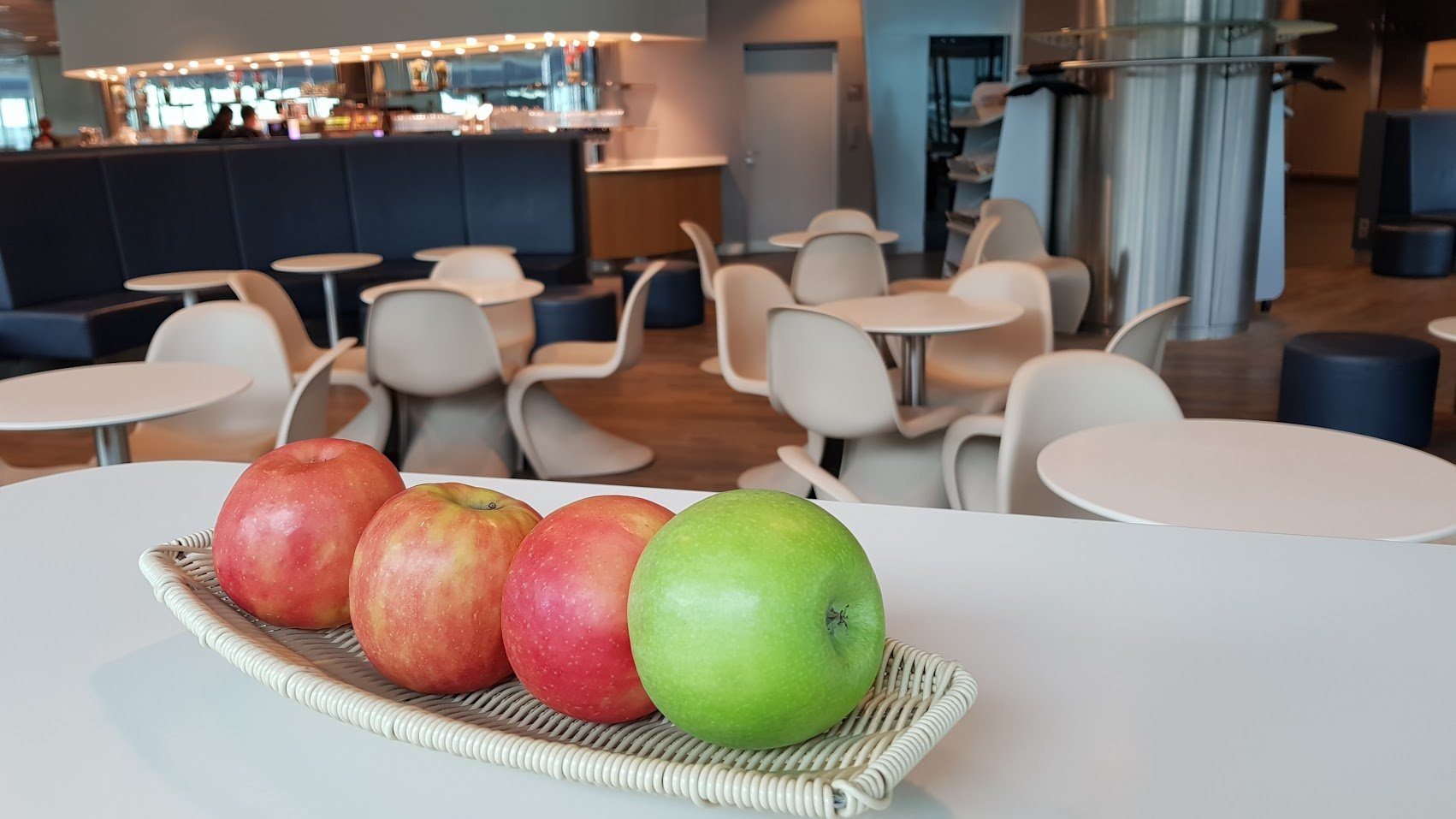 Lufthansa Business Lounge (Non-Schengen, Gates B24-B28), photo 6