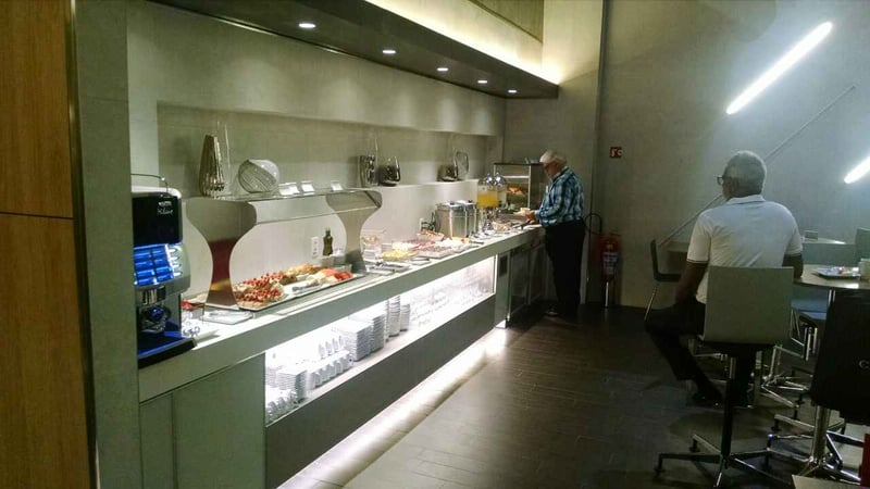 American Airlines Admirals Club, photo 8