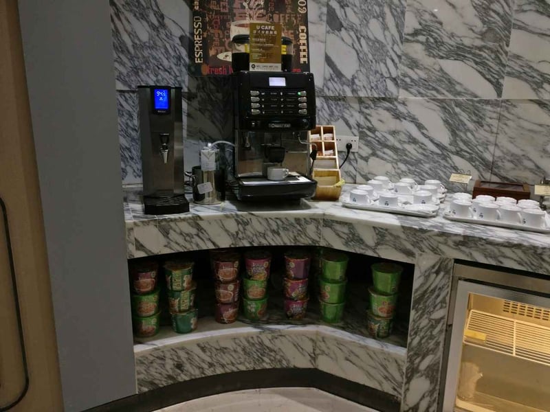 No. 1 First and Business Class Lounge, photo 3