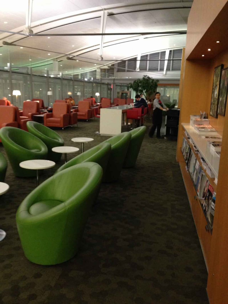 Air Canada Maple Leaf Lounge, photo 10