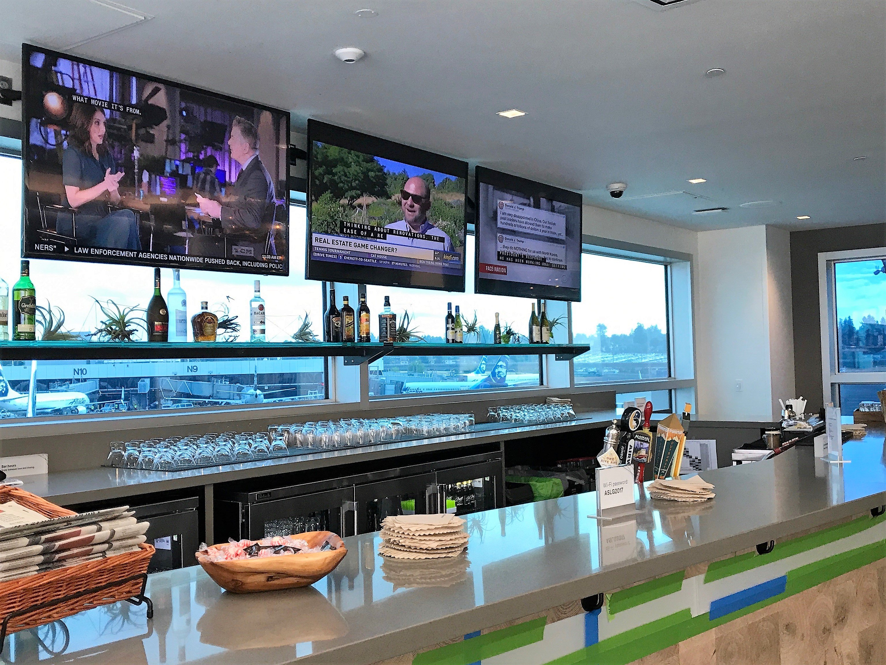 Alaska Airlines Alaska Lounge, photo 3