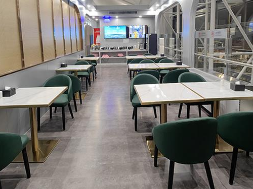 First Class Lounge V18, photo 3