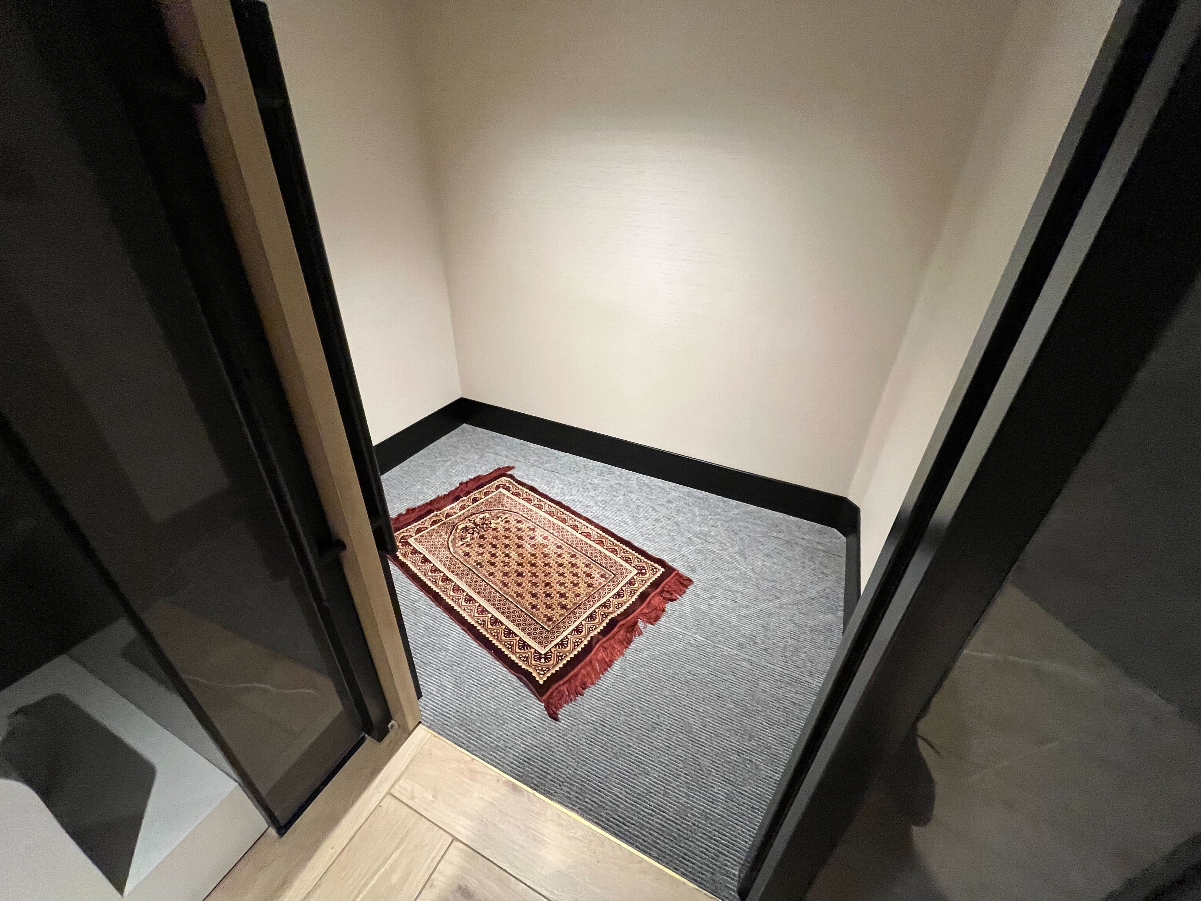 Etihad Airways Lounge (Chase Sapphire Lounge by The Club), photo 4