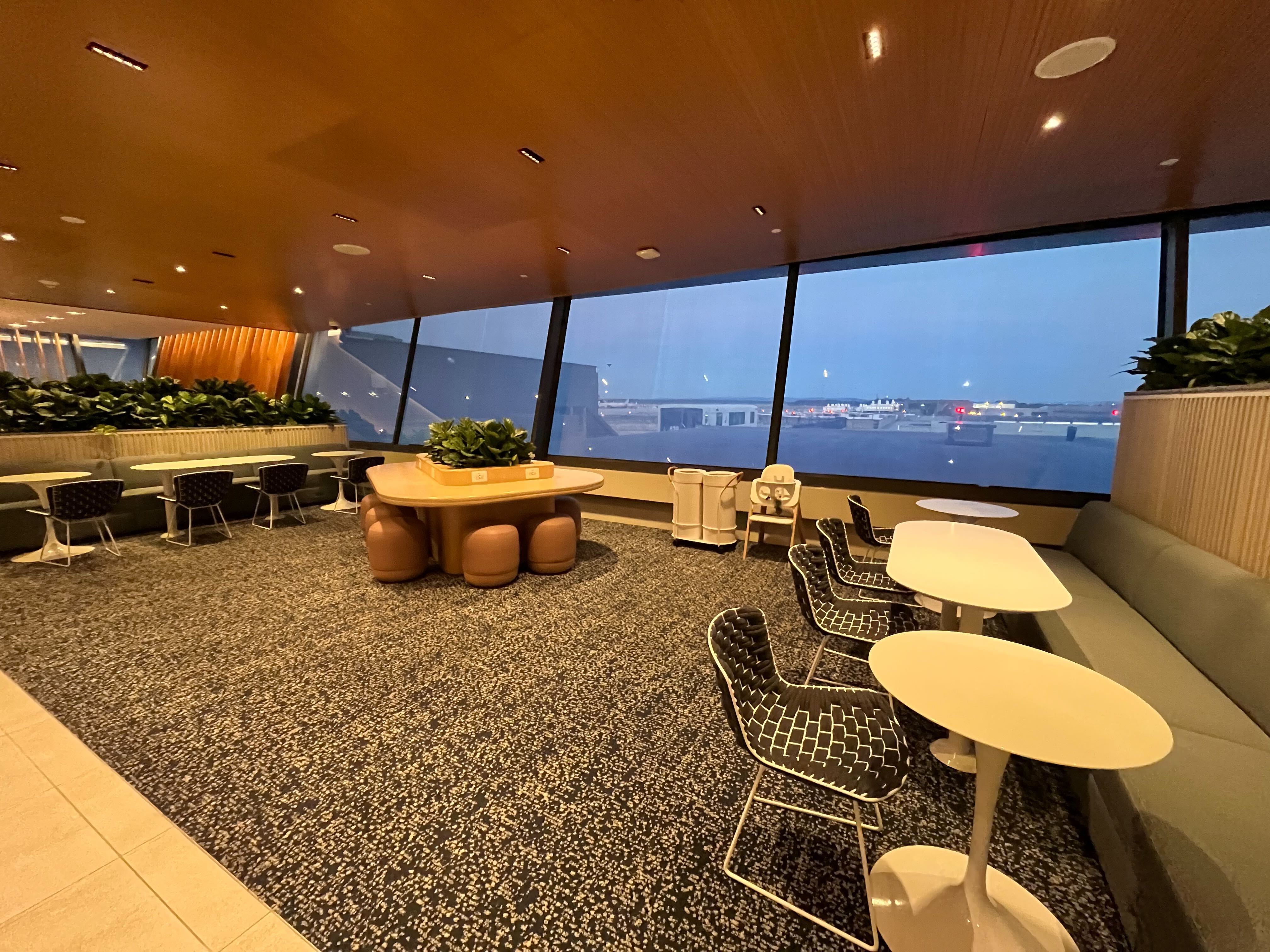 Capital One Lounge, foto 8