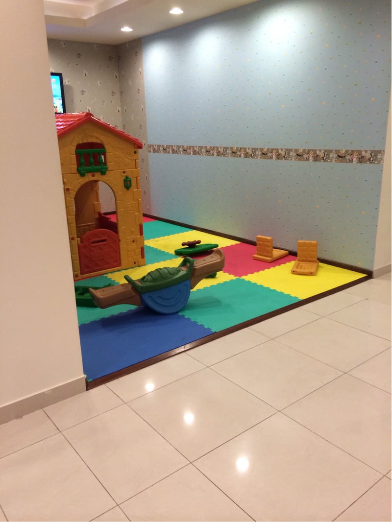 First Class Lounge, photo 6