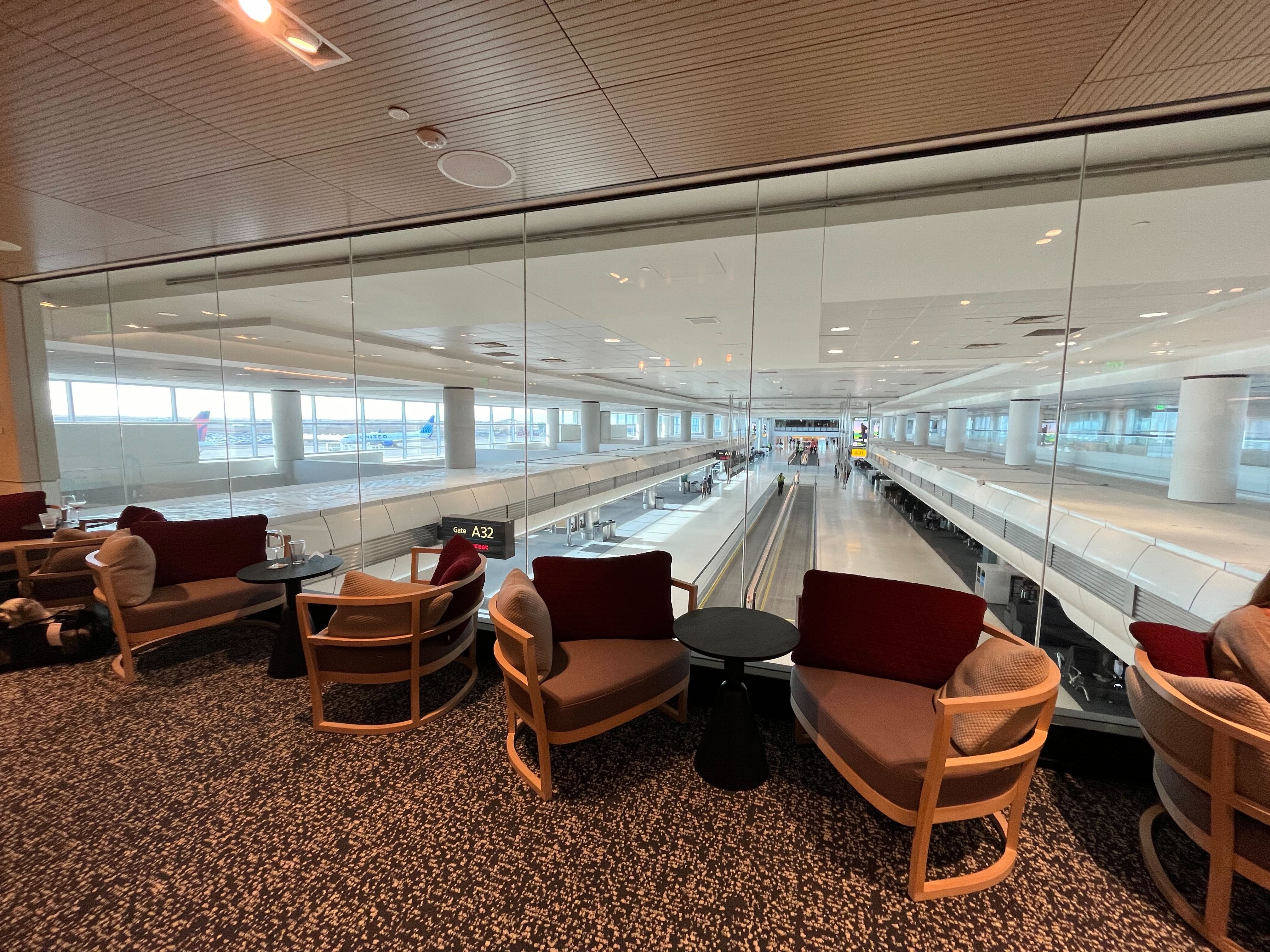 Capital One Lounge, foto 3