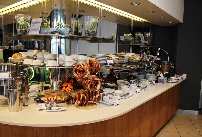 Lufthansa Senator Lounge (Non-Schengen, Gate C15), photo 6