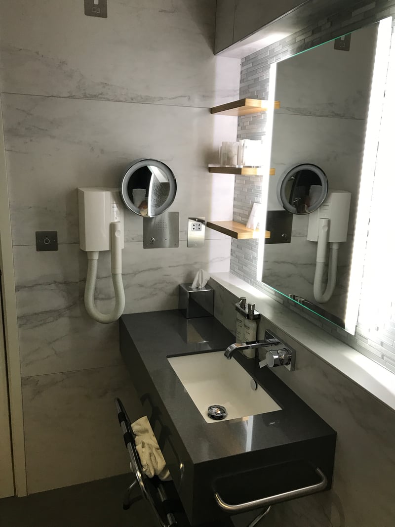 American Airlines Arrivals Lounge, photo 10