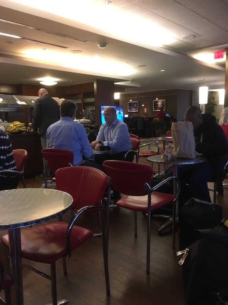 Air Canada Maple Leaf Lounge, photo 9