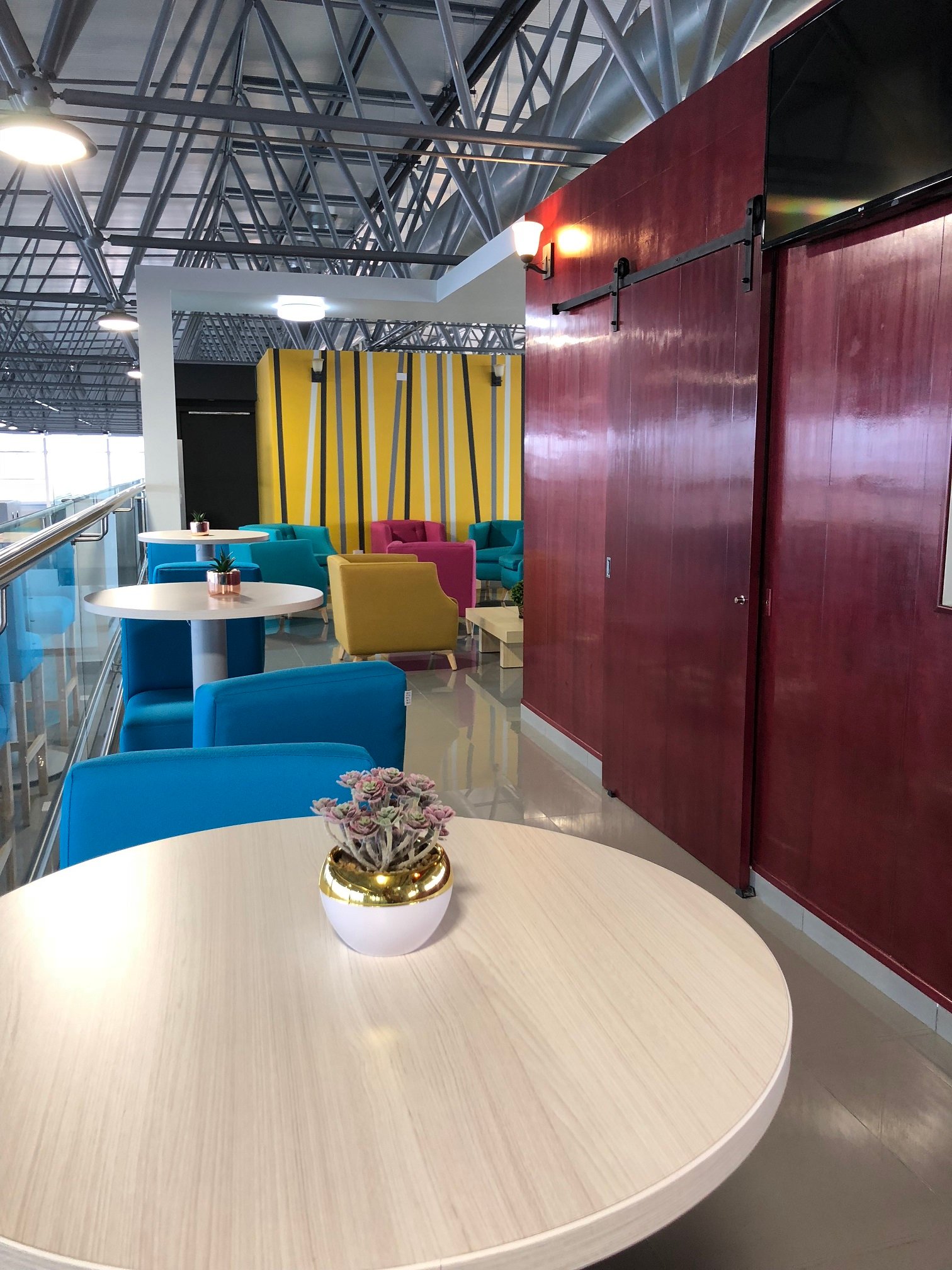 OMA Premium Lounge (Temporarily Closed), foto 8