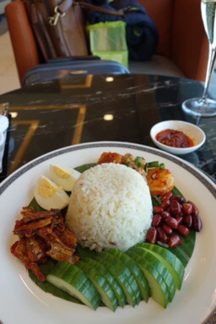 Singapore Airlines SilverKris Lounge, photo 10