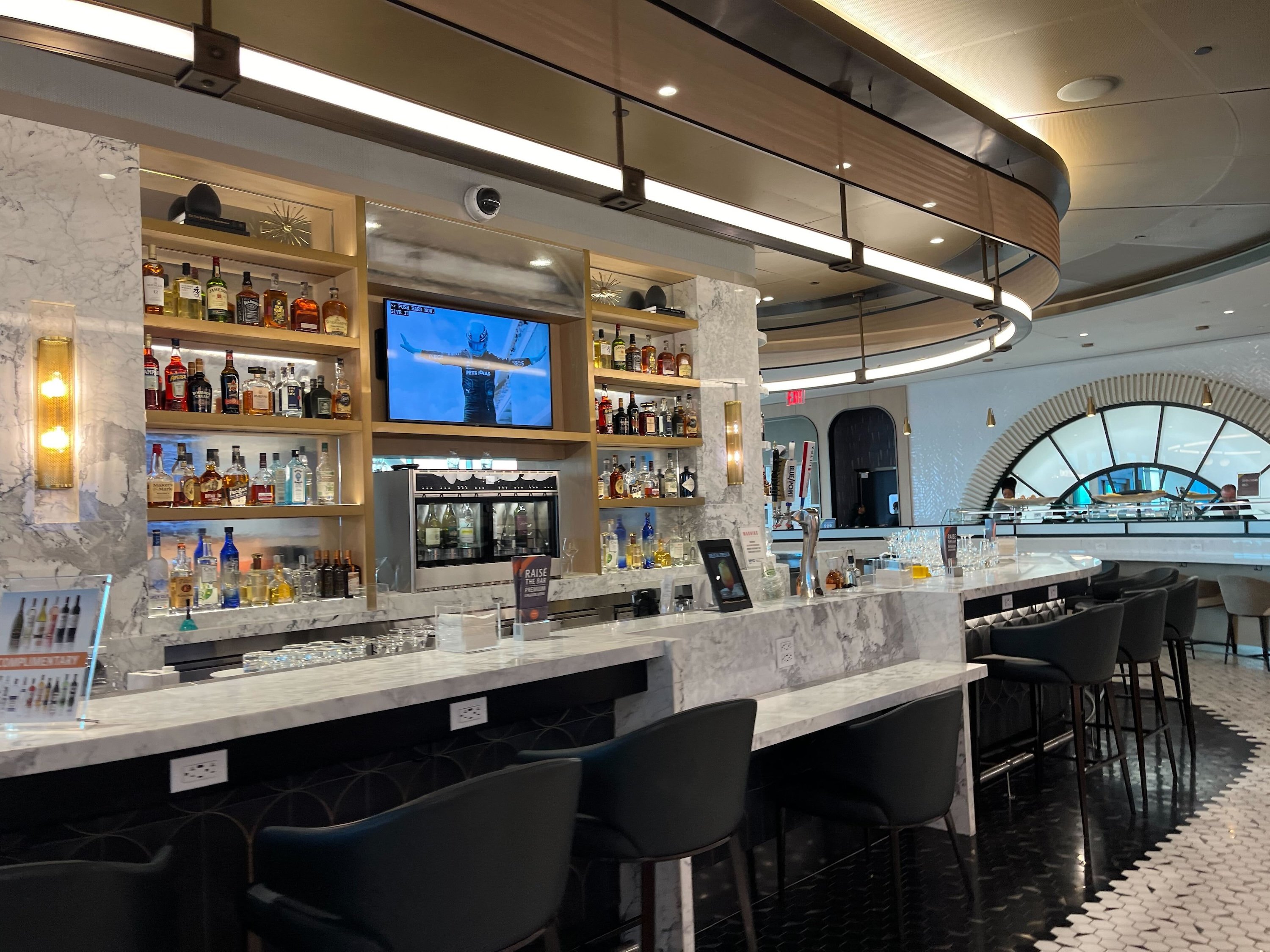Delta Air Lines Delta Sky Club, photo 6