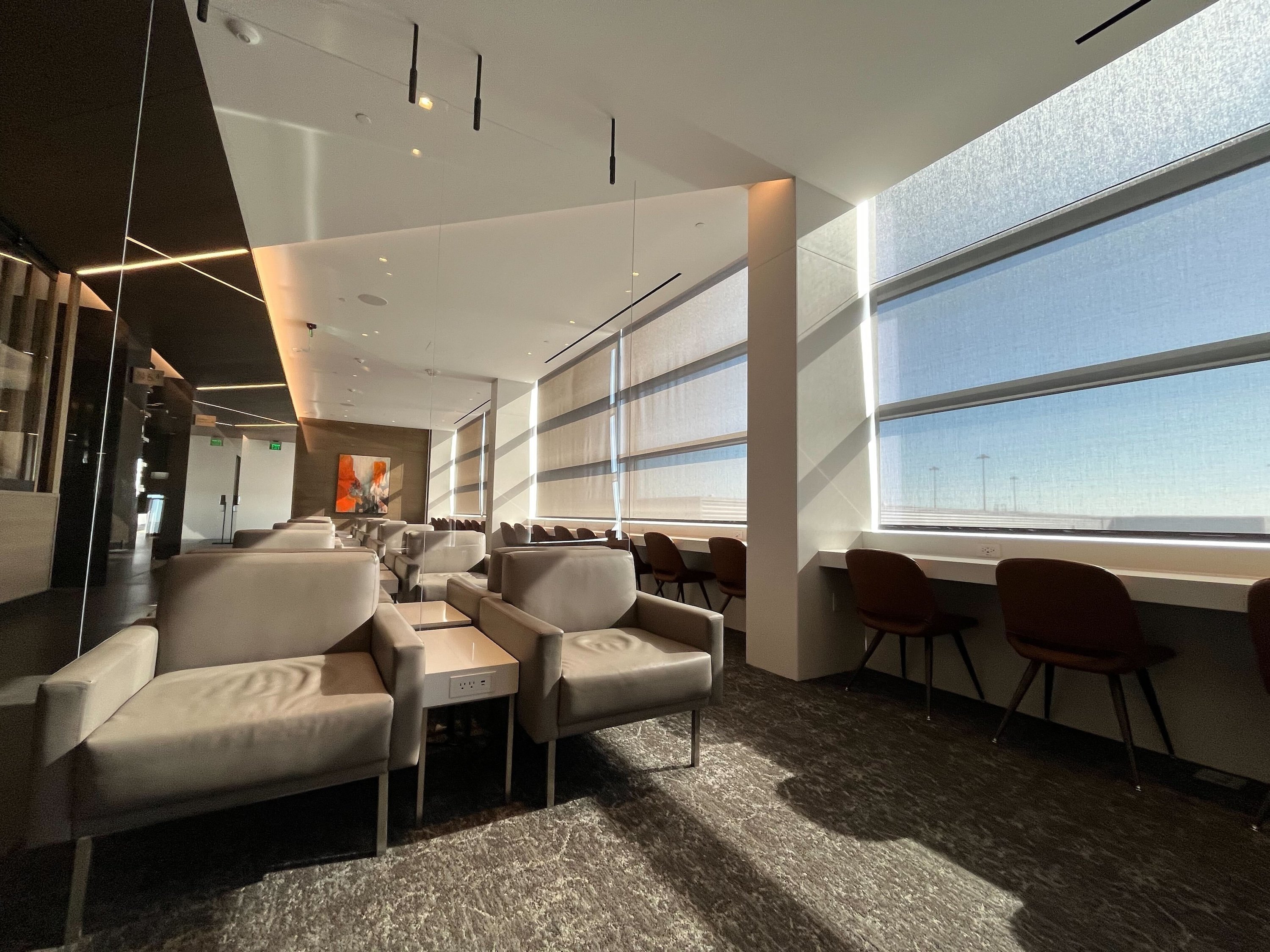 Air Canada Maple Leaf Lounge, photo 7