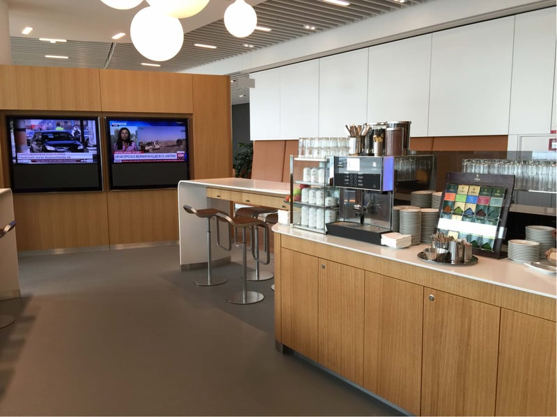 Lufthansa Senator Lounge (Non-Schengen), photo 5