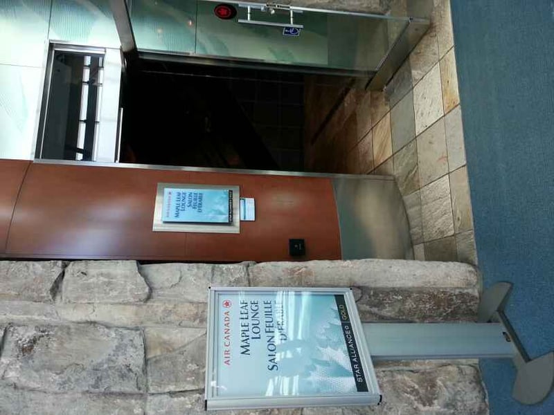 Air Canada Maple Leaf Lounge, photo 2
