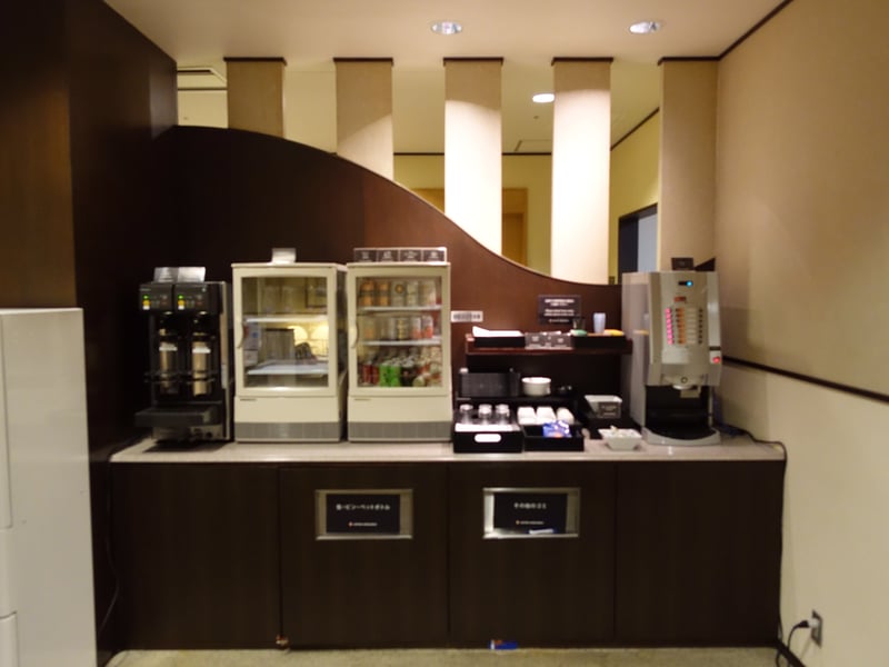 Japan Airlines JAL Sakura Lounge, photo 9
