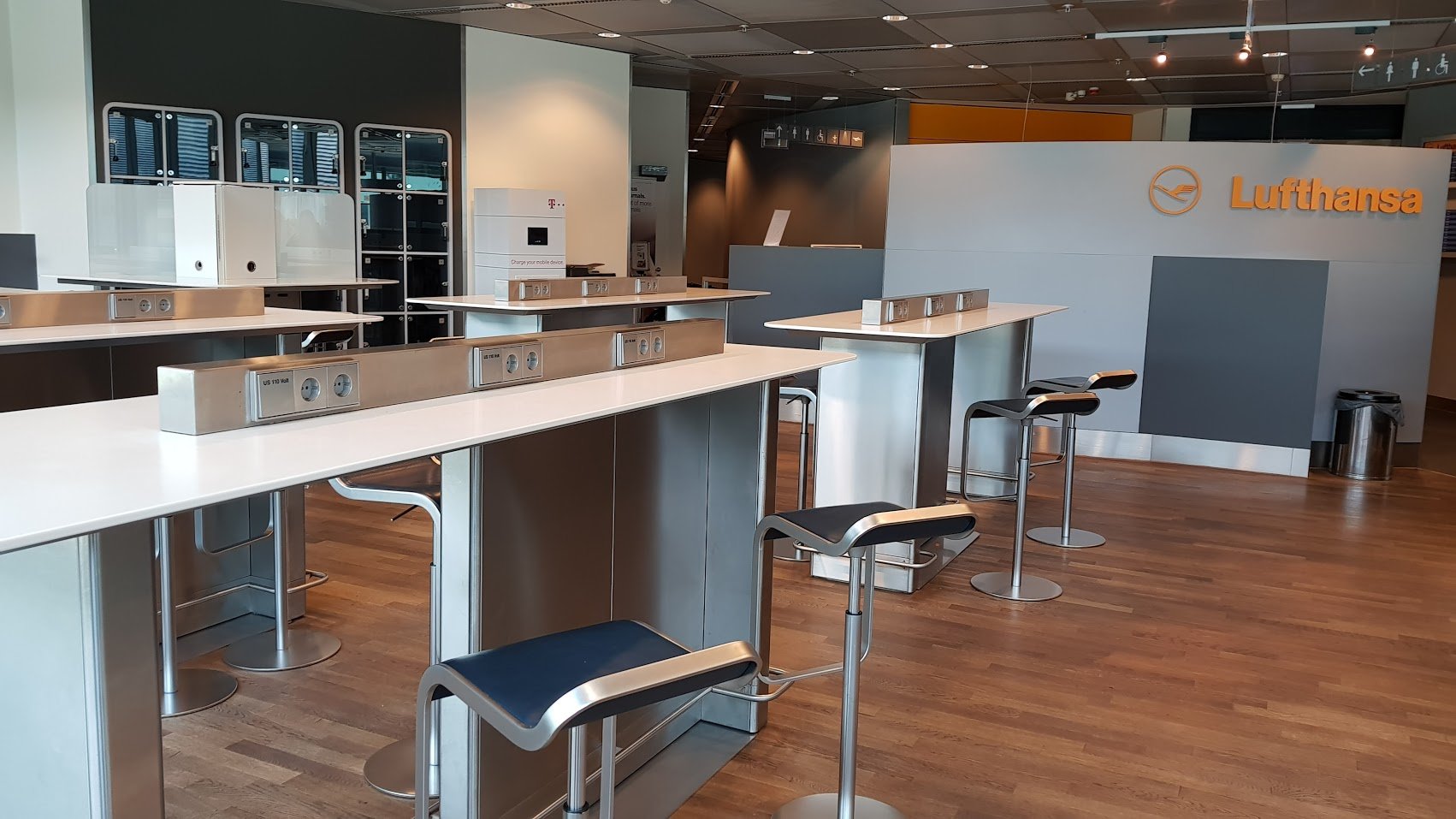 Lufthansa Business Lounge (Non-Schengen, Gates B24-B28), photo 3