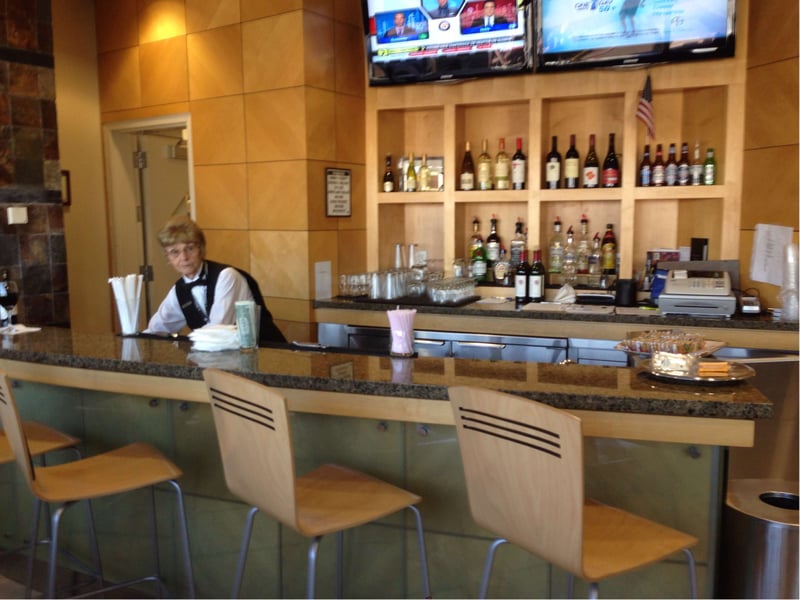 American Airlines Admirals Club (Gates A19-A21), photo 7