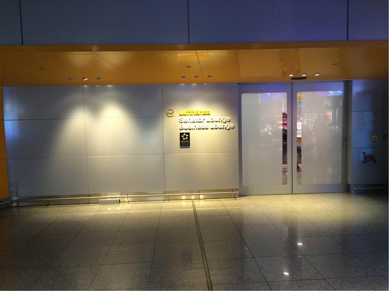 Lufthansa Senator Lounge (Non-Schengen), photo 12