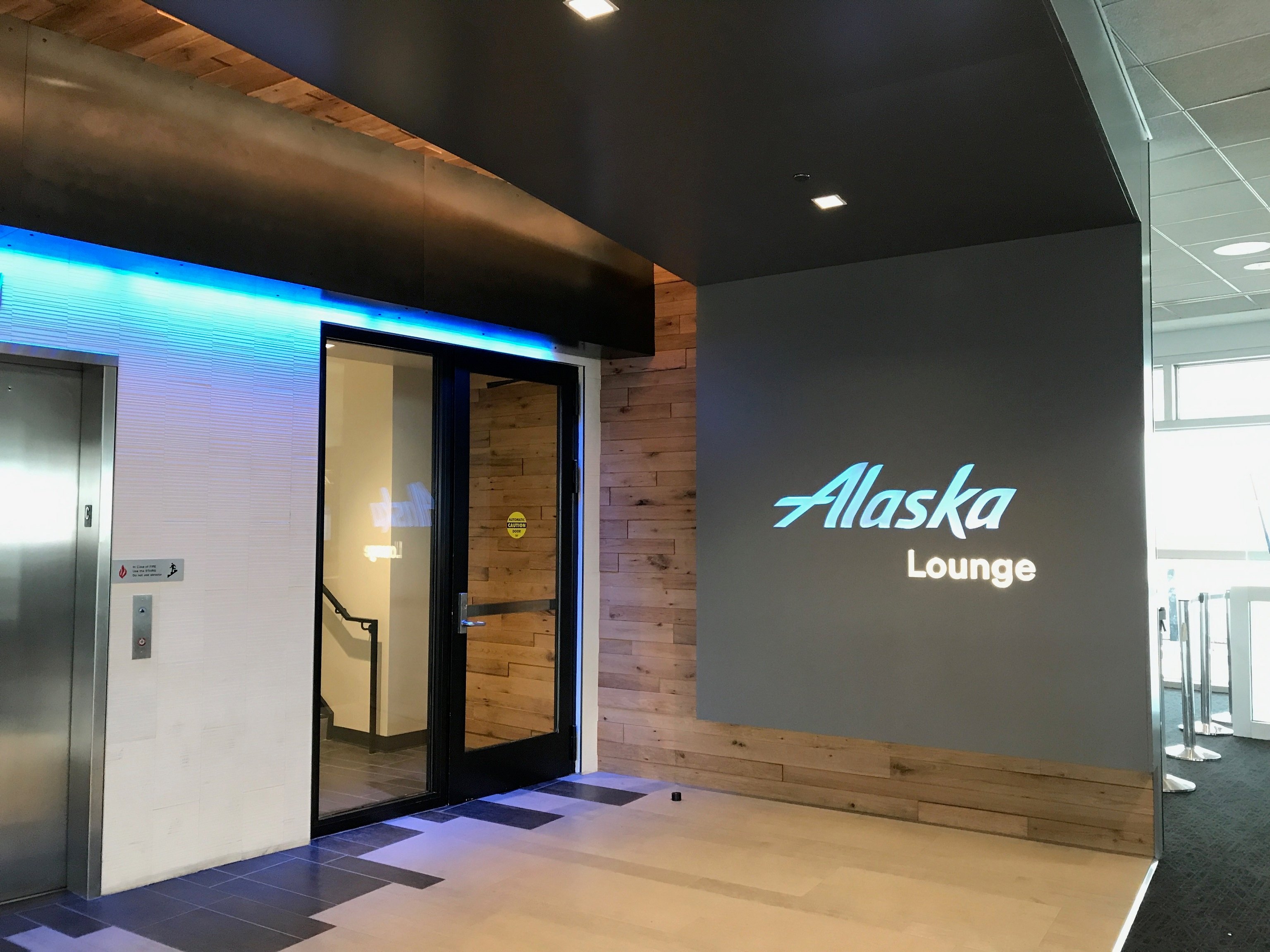 Alaska Airlines Alaska Lounge, photo 6