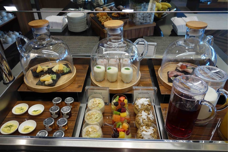 Singapore Airlines SilverKris Lounge, photo 7