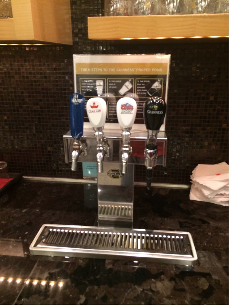Air Canada Maple Leaf Lounge, foto 10