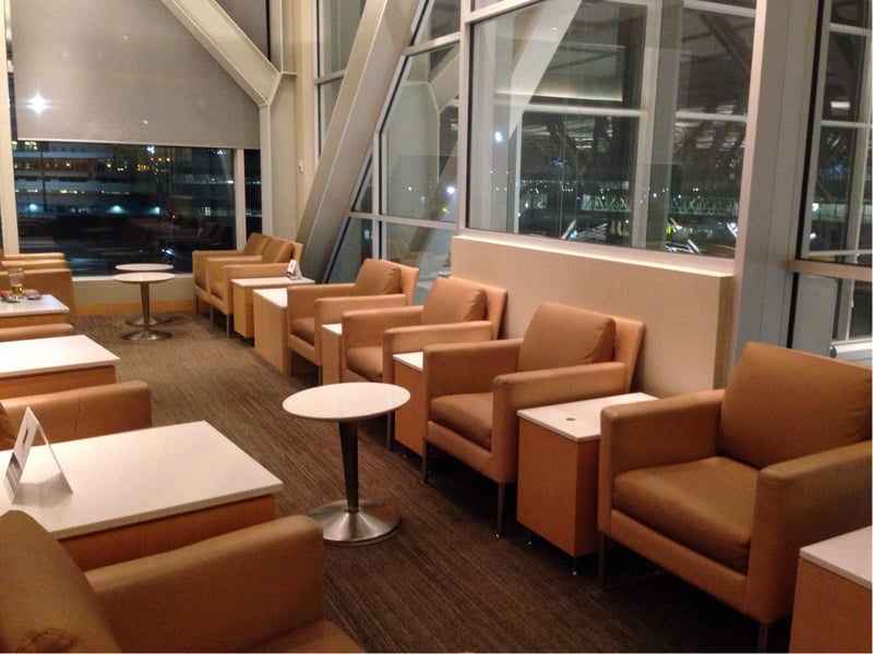 Air Canada Maple Leaf Lounge, photo 9