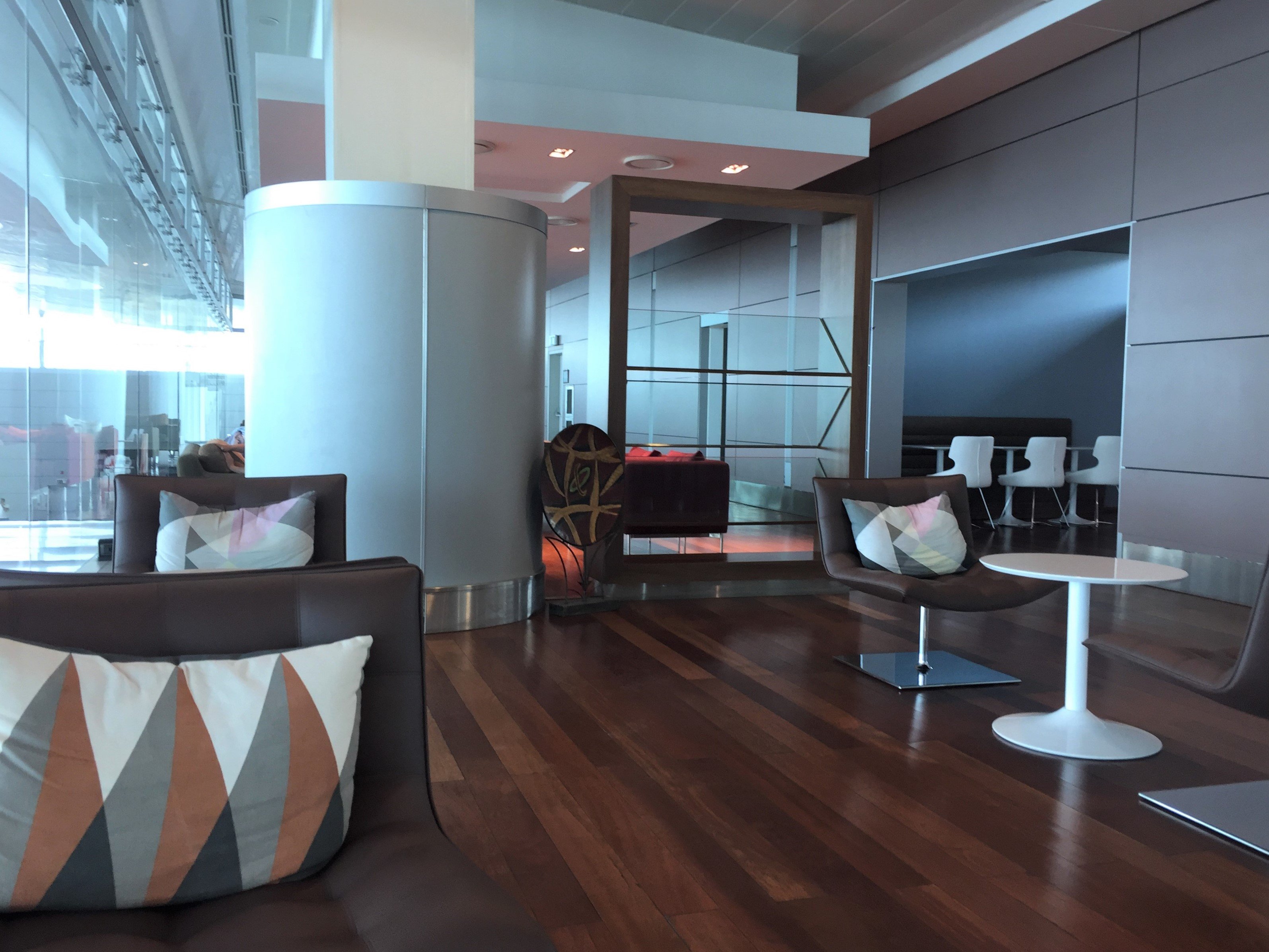 Converse Bank Business Lounge, photo 6