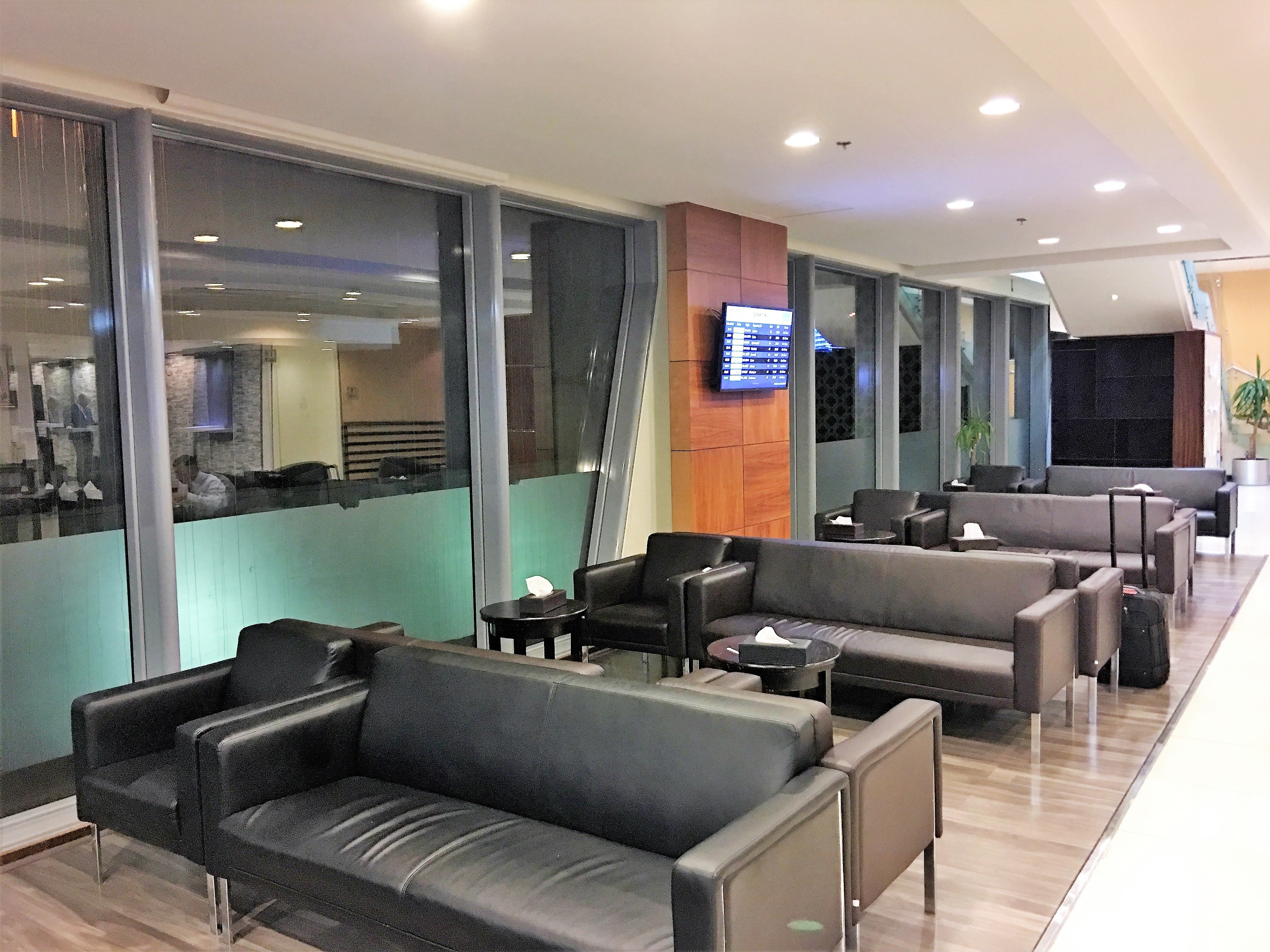 First Class Lounge, photo 2