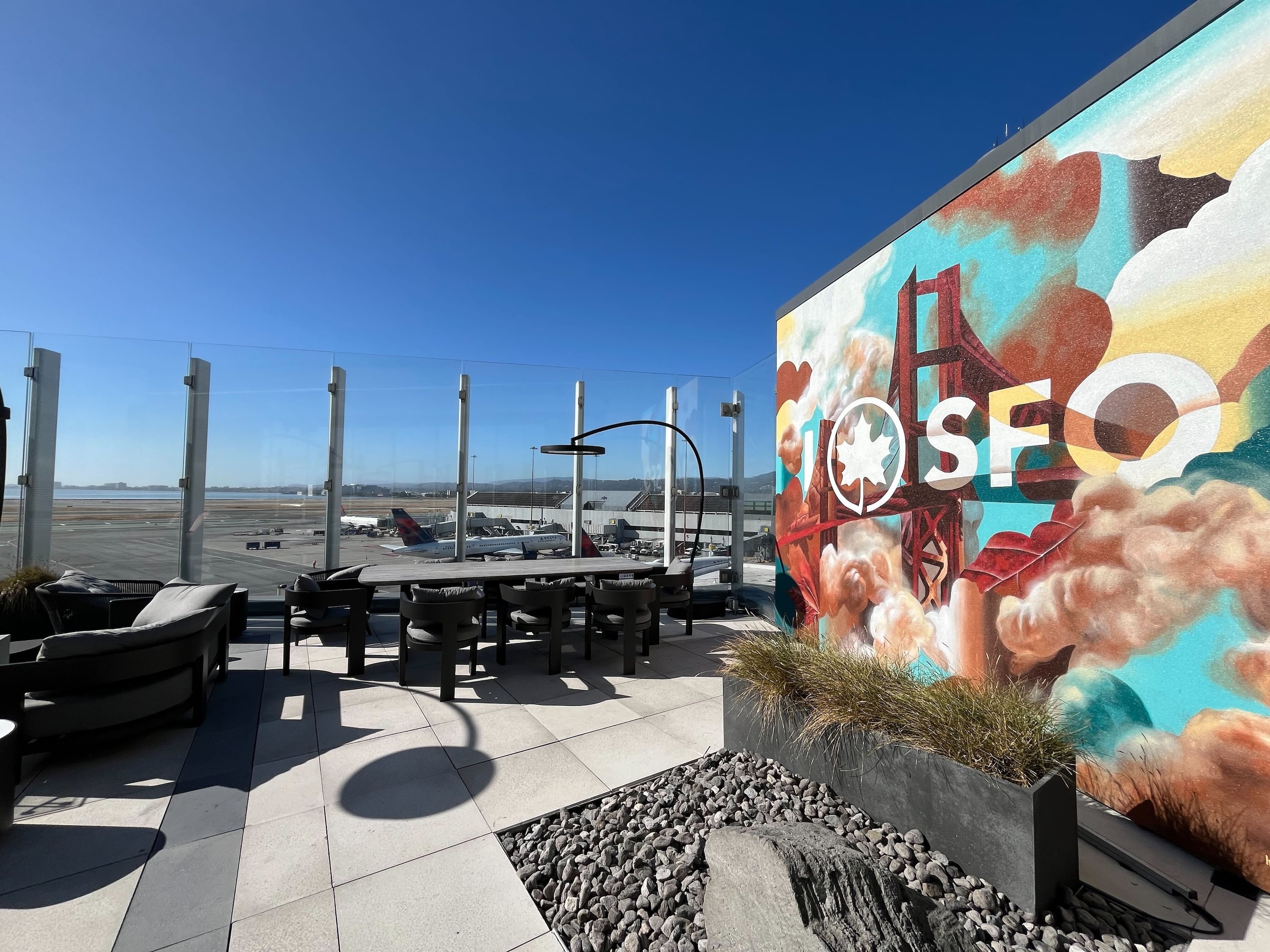 Air Canada Maple Leaf Lounge, photo 11