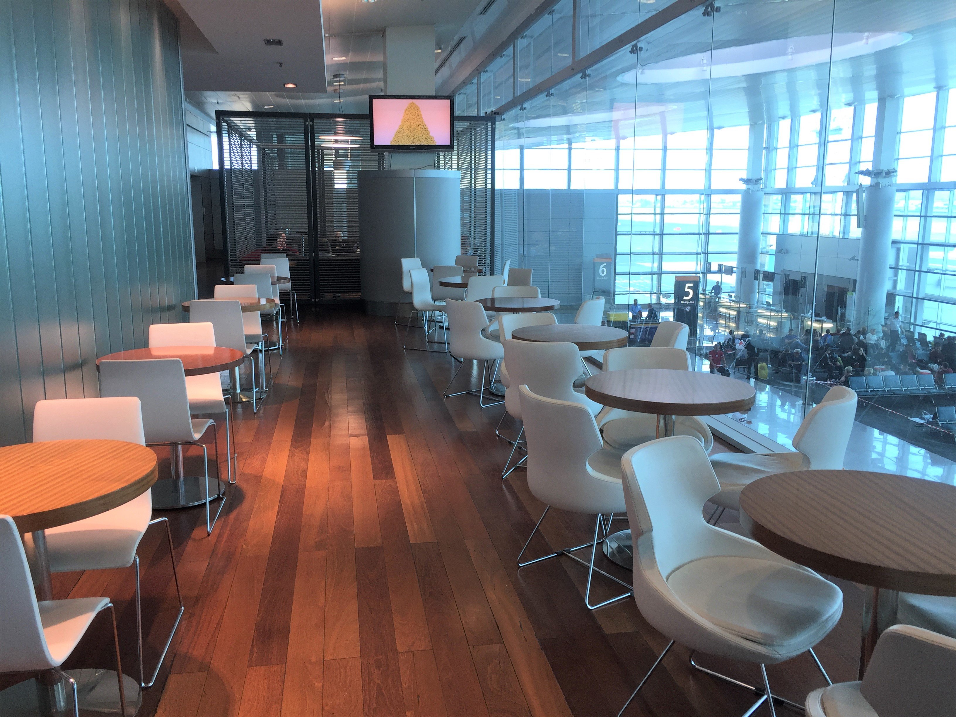 Converse Bank Business Lounge, photo 4