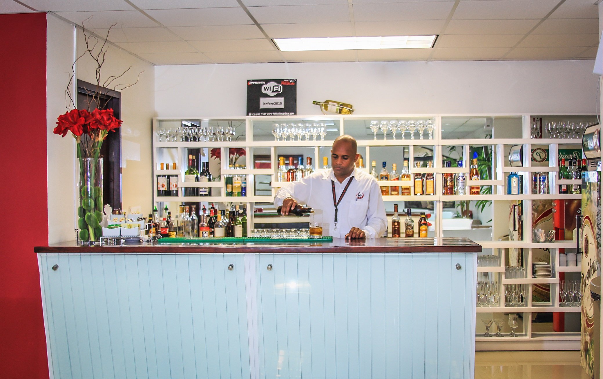 Salon Ambar (Departures Lounge), photo 2