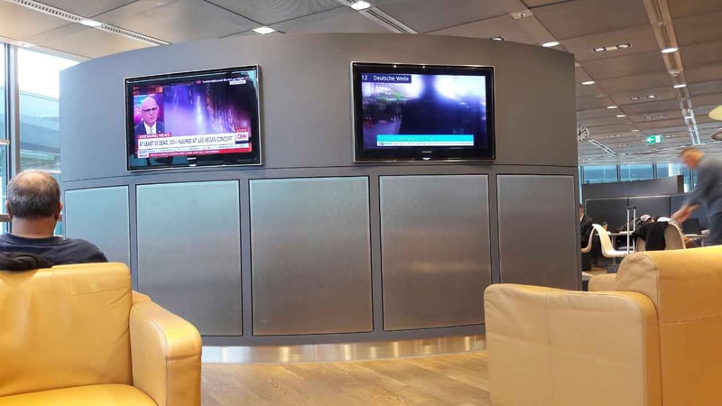 Lufthansa Business Lounge (Non-Schengen, Gates B44-B48), photo 9
