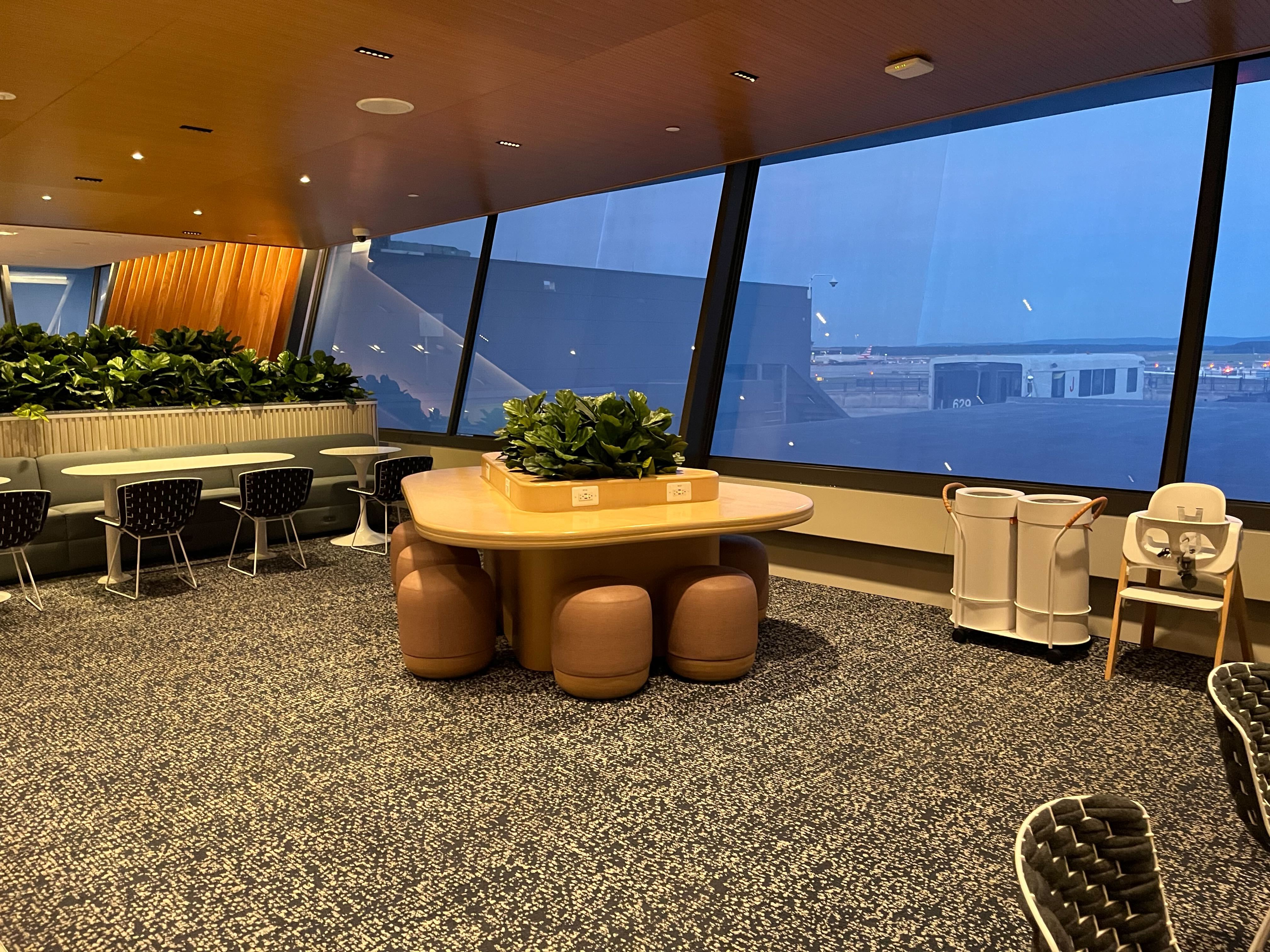 Capital One Lounge, foto 7