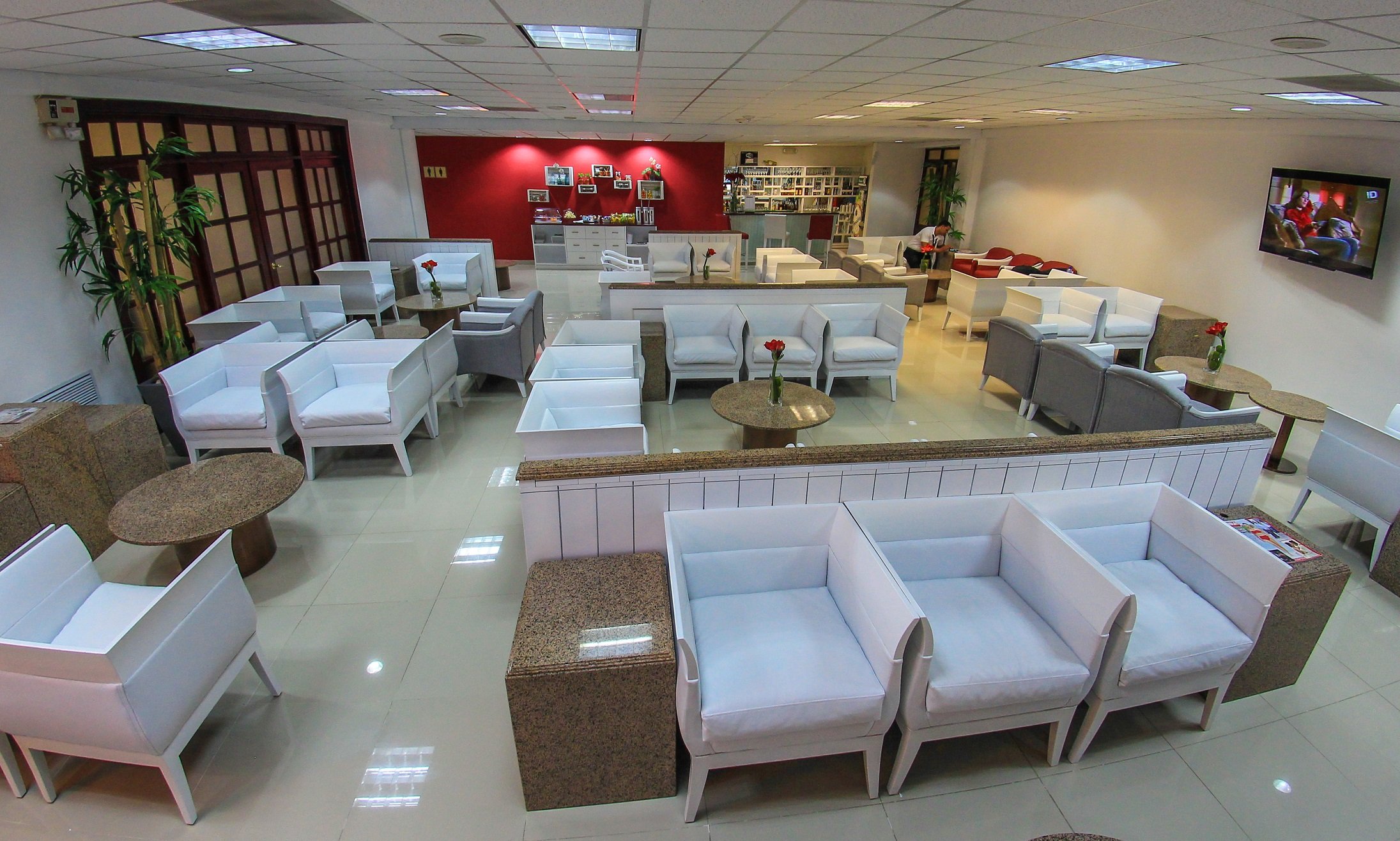 Salon Ambar (Departures Lounge), photo 1