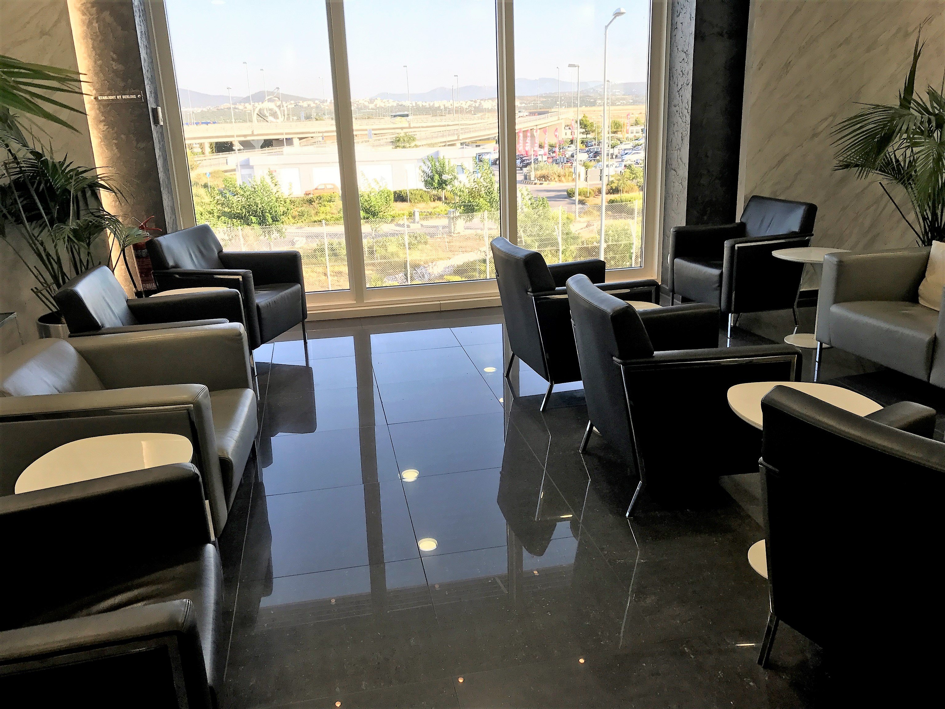 Goldair CIP Lounge, photo 8