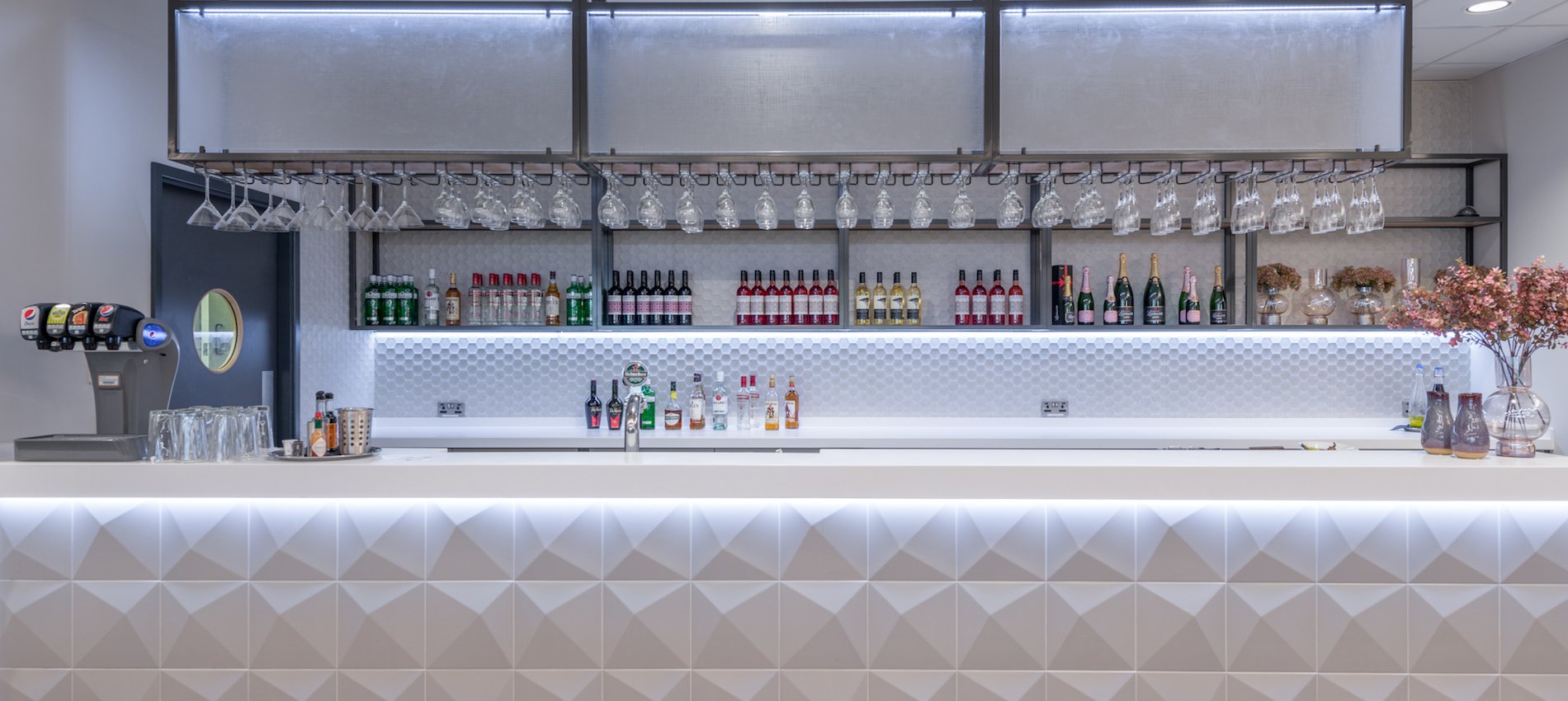 Aspire Lounge, photo 9