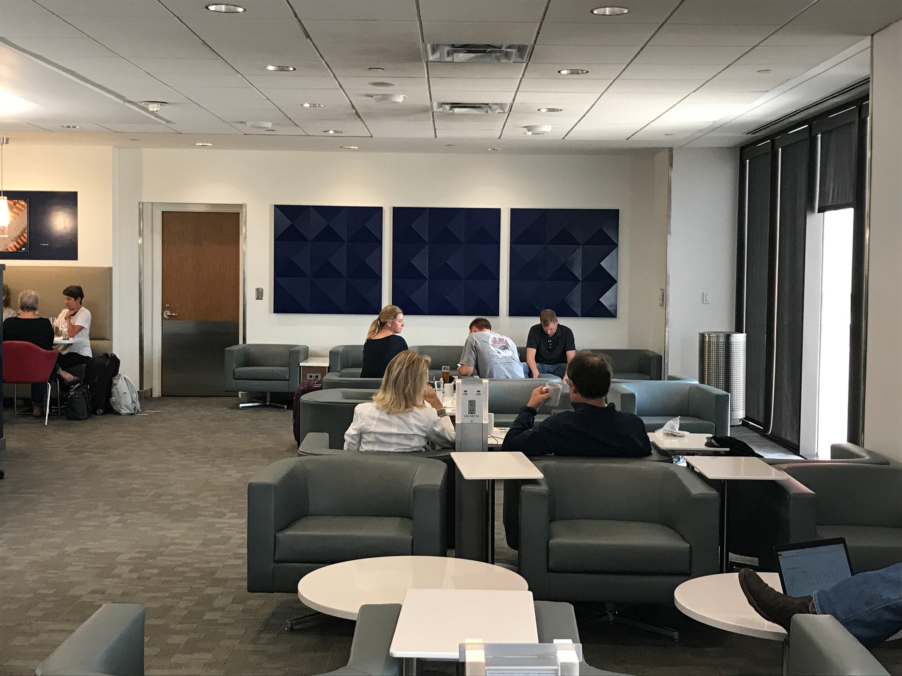 Delta Air Lines Delta Sky Club (Gate A17), photo 12